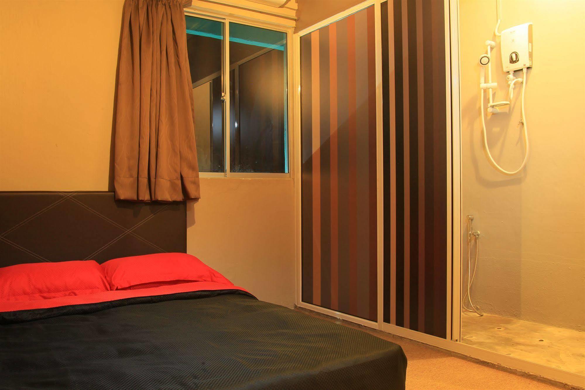The Room @ Zishi Kota Bharu Bagian luar foto
